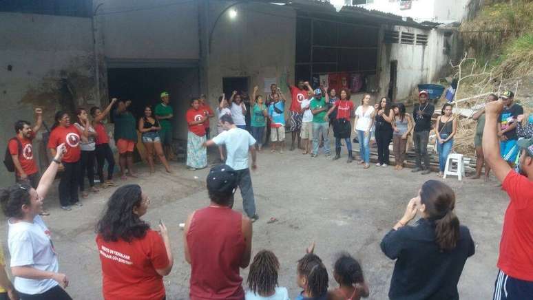  Famílias comemoram o sucesso da Ocupação Pátria Livre